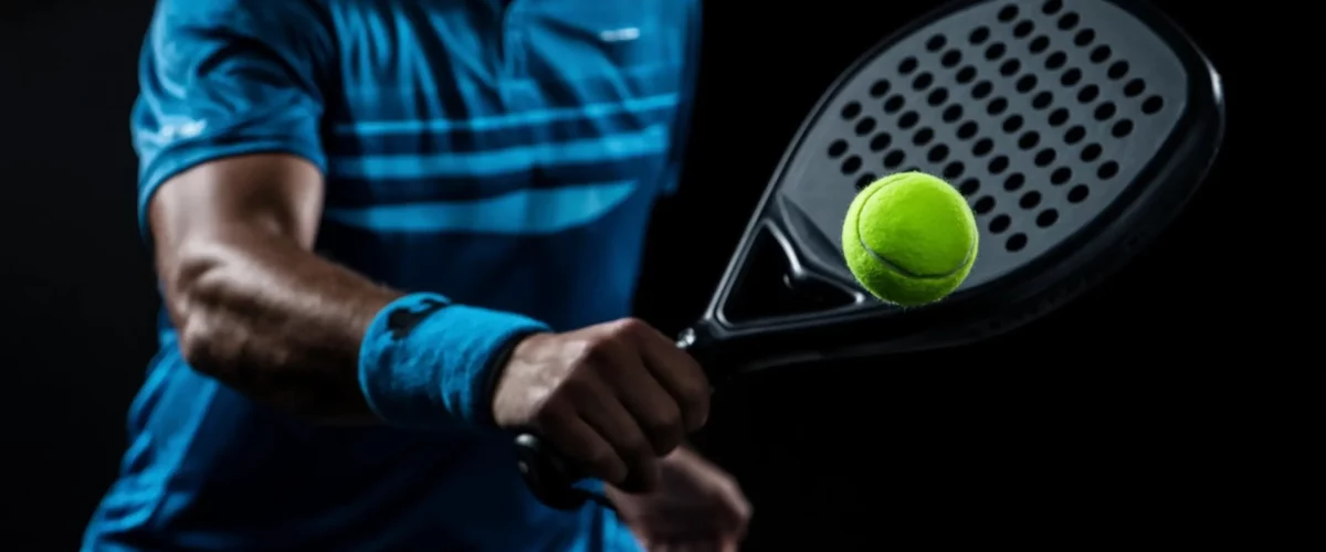 Padel players discovering unknown Padel facts on the court